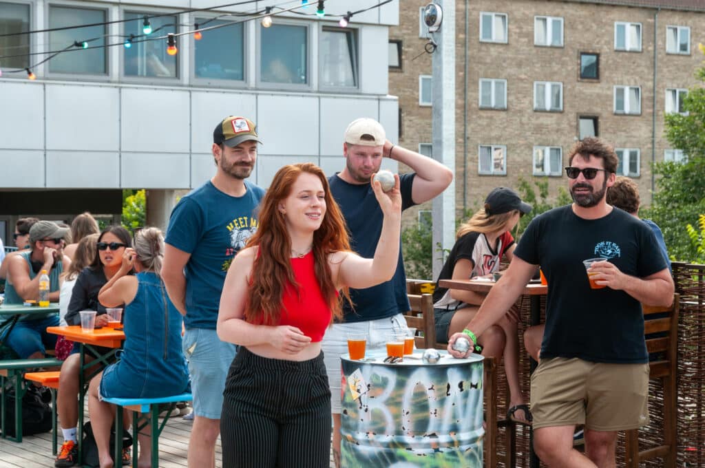 Spil petanque på UC Shuffleboard Bars Rooftop Bar og terrasse